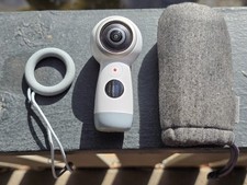 Câmera de vídeo esférica Samsung Gear 360 2017 edição 4K VR SM-R210 câmera de ação comprar usado  Enviando para Brazil