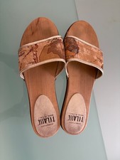 Zoccoli legno pelle usato  Imperia