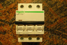 Disjoncteur triphase 32amperes d'occasion  Barr
