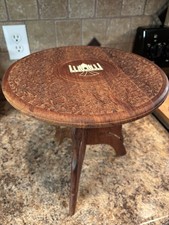 Usado, Mesa de madeira dobrável pequena esculpida à mão vintage de 12 pol. incrustada Taj Mahal Índia comprar usado Usado, Mesa de madeira dobrável pequena esculpida à mão vintage de 12 pol. incrustada Taj Mahal Índia comprar usado  Enviando para Brazil
