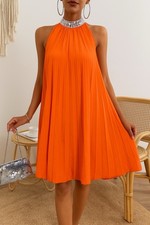 Mini vestido laranja com gola de lantejoulas plissado linha A sem mangas escolha pequeno ou GG comprar usado Mini vestido laranja com gola de lantejoulas plissado linha A sem mangas escolha pequeno ou GG comprar usado  Enviando para Brazil