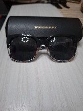 Occhiali sole burberry usato  Torino