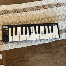 Akai lpk25 laptop for sale  DONCASTER