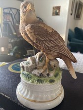 Estatueta de porcelana musical vintage Sanyo Bird Eagle Born Free., usado comprar usado Estatueta de porcelana musical vintage Sanyo Bird Eagle Born Free., usado comprar usado  Enviando para Brazil