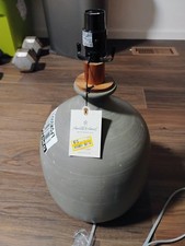 Usado, Abajur de mesa de resina cinza - lareira e mão comprar usado  Enviando para Brazil
