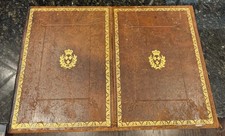 Almofada de mesa francesa do século XVIII feita à mão couro dourado brasão francês 11x16” comprar usado Almofada de mesa francesa do século XVIII feita à mão couro dourado brasão francês 11x16” comprar usado  Enviando para Brazil