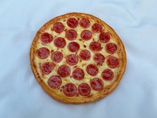 Comida artificial falsa realista para pizza Pepperoni para exibição, decoração de restaurante 9" comprar usado  Enviando para Brazil
