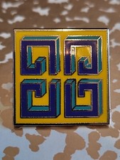 Pin parfum givenchy d'occasion  Figeac