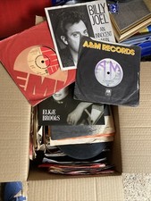 Vinyl records singles for sale  FELIXSTOWE