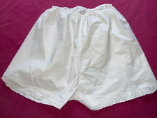 Ancienne culotte brodée d'occasion  Briare