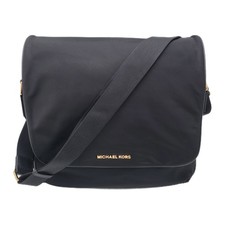 Usado, Bolsa carteiro Michael Kors Kieran preta de náilon comprar usado  Enviando para Brazil