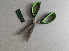 Kräuterschere reinigungsbürs gebraucht kaufen Kräuterschere reinigungsbürs gebraucht kaufen  Liederbach