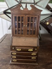 Casa de bonecas vintage miniatura escala 1:12 MESA SUSPENSA SECRETÁRIA CABANA ARMÁRIO comprar usado Casa de bonecas vintage miniatura escala 1:12 MESA SUSPENSA SECRETÁRIA CABANA ARMÁRIO comprar usado  Enviando para Brazil