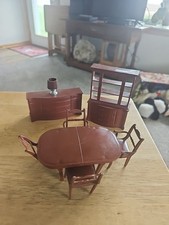 CONJUNTO COMPLETO DE 8 PEÇAS DE MÓVEIS VINTAGE PARA CASA DE BONECAS MARX DA DÉCADA DE 1950. comprar usado  Enviando para Brazil