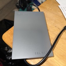 Disco rígido externo Seagate cinza 2TB HDD SRD0LF0 para Xbox One e Xbox (2024) comprar usado Disco rígido externo Seagate cinza 2TB HDD SRD0LF0 para Xbox One e Xbox (2024) comprar usado  Enviando para Brazil