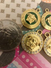 Lote pequeno de 6 berloques Versace tom dourado com zíper , usado comprar usado  Enviando para Brazil