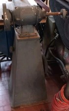 Smerigliatrice con base usato  Farini