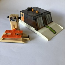Elevador de carro vintage Tomy Wind-Up e garagem, usado comprar usado  Enviando para Brazil