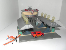 Disney Cars Flos V8 Cafe Light Up Playset Bomba de Gasolina Posto de Gasolina Testado Funciona comprar usado  Enviando para Brazil