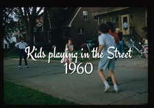 Slide 35mm crianças brincando na rua - 1960 comprar usado  Enviando para Brazil