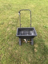 Seed spreader for sale  Farmingville