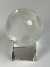 Usado, Bola de futebol de vidro grande 2,5" peso de papel ~gravada~ comprar usado  Enviando para Brazil