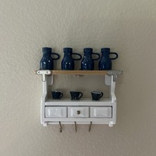 Usado, Prateleira de parede pequena para casa de bonecas Spice Rack com gavetas e gancho BRANCO escala 1:6 miniatura comprar usado  Enviando para Brazil