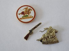 3 x Winchester Firearms Pin Badge Abzeichen Crest Reiter Pferd comprar usado  Enviando para Brazil