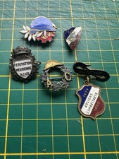Lot insignes anciens d'occasion  Saint-André-les-Vergers