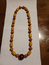 Collier bakelite ancien d'occasion Collier bakelite ancien d'occasion  La Couronne