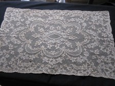Antique lace placemat d'occasion  Expédié en Belgium