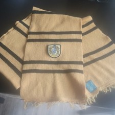 Cachecol Lufa-Lufa Mundo Mágico de Harry Potter Preto Amarelo Universal Studios comprar usado  Enviando para Brazil