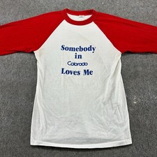 Camisa masculina vintage Colorado pequena branca vermelha raglan alguém me ama engraçada anos 80 comprar usado  Enviando para Brazil