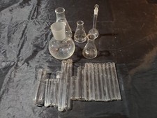 Assorted lab glassware d'occasion  Expédié en Belgium