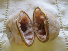 Objet de Vitrine "GEODE" Quartz rose .Monture en laiton. d'occasion  Six-Fours-les-Plages