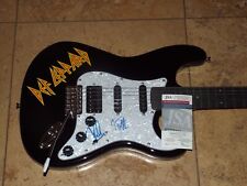 GUITARRA ELÉTRICA ASSINADA POR DEF LEPPARD Joe Elliott & Phil Collen certificado de autenticidade testemunhado comprar usado  Enviando para Brazil