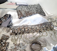 Conjunto de dança do ventre prata top tubo, saia quadril, pulseiras pulseira, CD, livro + extras comprar usado  Enviando para Brazil