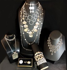 2 necklaces bracelet for sale 2 necklaces bracelet for sale Stockbridge