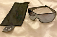 Óculos de sol Oakley Riddle Wrap vintage genuíno. Lentes pretas polidas com irídio comprar usado Óculos de sol Oakley Riddle Wrap vintage genuíno. Lentes pretas polidas com irídio comprar usado  Enviando para Brazil