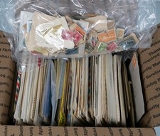 Lotes de selos, quiloware, capas, cartões postais e efêmeros na caixa de 5 a 10 lb dos EUA e do mundo comprar usado  Enviando para Brazil