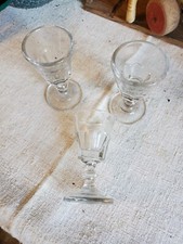 Anciens petits verres d'occasion Anciens petits verres d'occasion  Villeneuve-la-Guyard