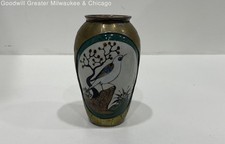 Vaso de porcelana vintage apresenta cena rústica com detalhes em folha de ouro comprar usado Vaso de porcelana vintage apresenta cena rústica com detalhes em folha de ouro comprar usado  Enviando para Brazil