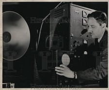 1945 Press Photo Westinghouse Micro wave research WE Shoupp comprar usado  Enviando para Brazil