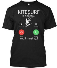 Camiseta Kitesurf Is Calling Funny Kitesurfing Feita nos EUA Tamanho P a 5XL, usado comprar usado Camiseta Kitesurf Is Calling Funny Kitesurfing Feita nos EUA Tamanho P a 5XL, usado comprar usado  Enviando para Brazil