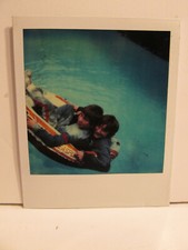 Usado, FOTOGRAFIA ENCONTRADA VINTAGE ARTE FOTO ANTIGA POLAROID 1985 MENINOS JUDEUS BRINCAM EM TUBO comprar usado  Enviando para Brazil