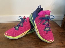 Size 9.5 nike for sale  Herndon