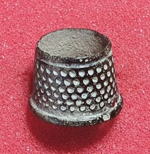 Dedal época Medieval de Bronce. Peso 3,52 gr. Lugar de hallazgo Extremadura.  comprar usado  Enviando para Brazil