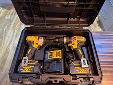Dewalt dck266m2t 18v for sale  HEYWOOD