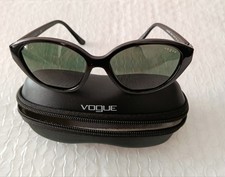 Vogue occhiali sole usato  Putignano