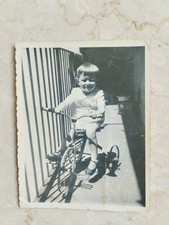 - Foto Photo Fotografia  Originale Anni 50 - Bambina su triciclo bicicletta comprar usado  Enviando para Brazil